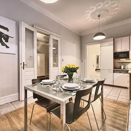 Apartament Charming 3bd Apt *