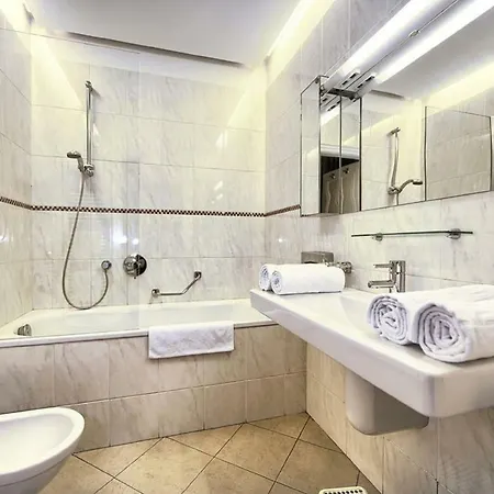 Apartament Charming 3bd Apt