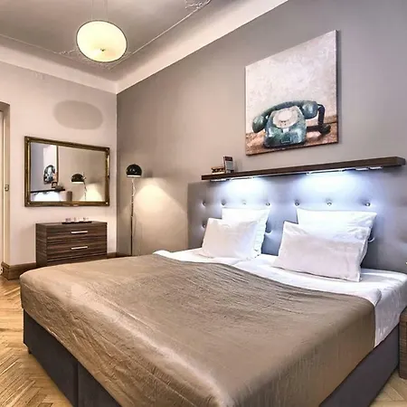 Charming 3bd Apt Apartament